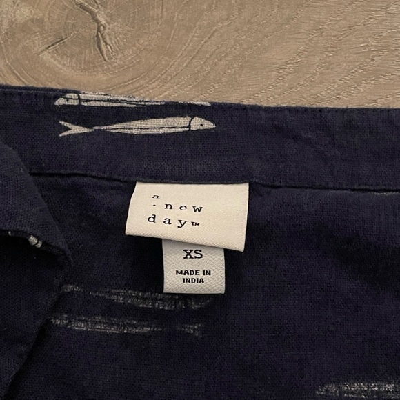 Linen Fish Pattern Tank Top - Picture 2 of 3